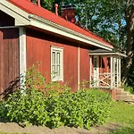 Mustion Linna / Manor Сварто
