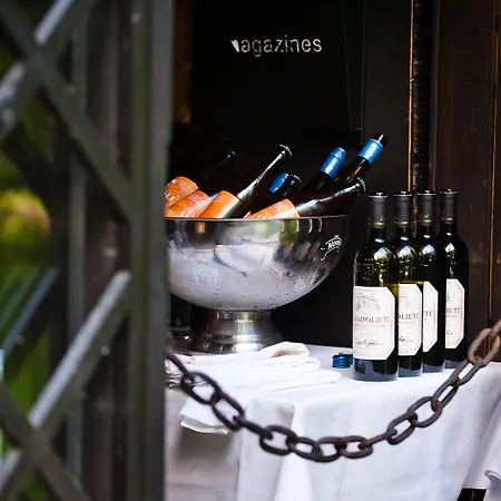 Mustion Linna / Manor