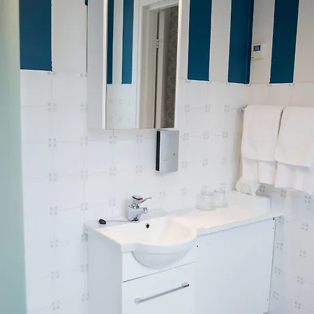 Mustion Linna / Manor