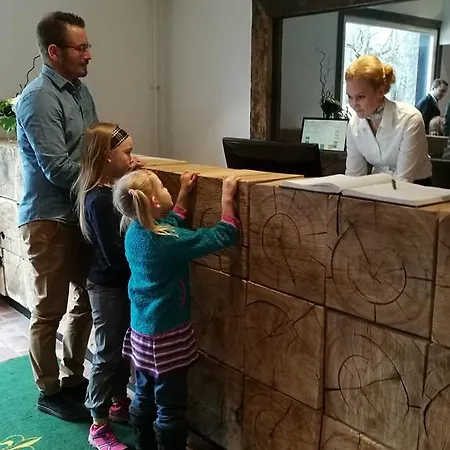 Mustion Linna / Manor