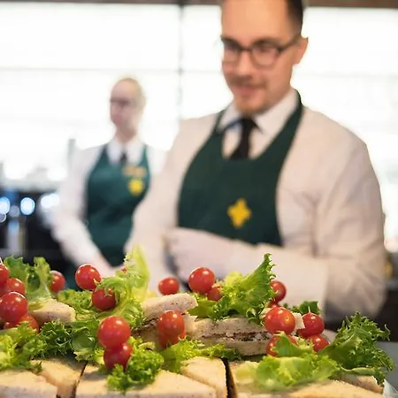 Ξενοδοχείο Mustion Linna / Manor