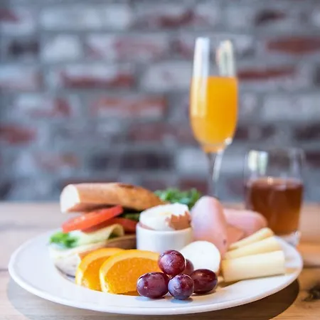 Отель Mustion Linna / Manor 4*