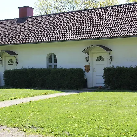 Mustion Linna / Manor
