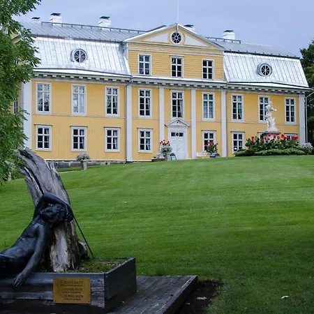 Hotelli Mustion Linna / Manor