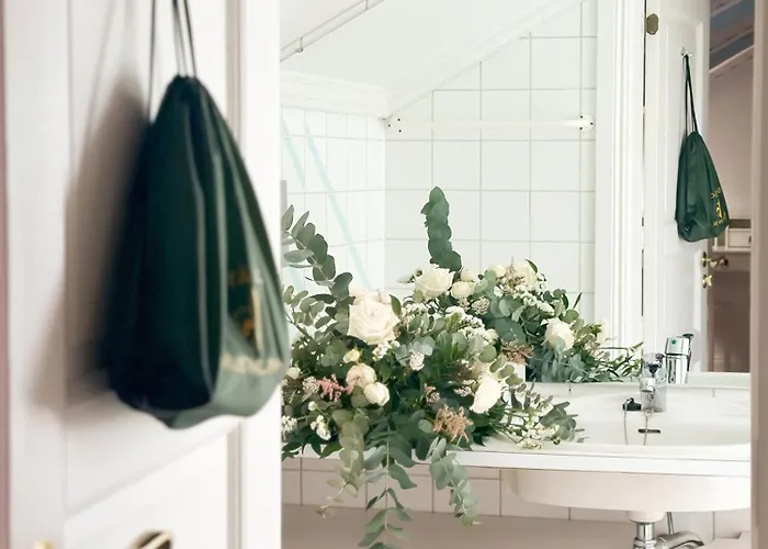 فندق Mustion Linna / Manor 4*