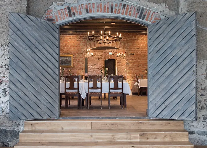 Mustion Linna / Manor Svartå