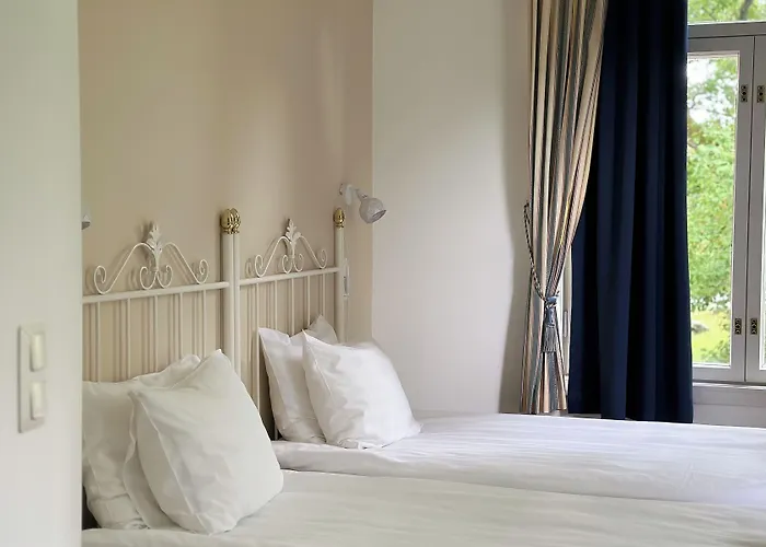 Mustion Linna / Manor Svartå