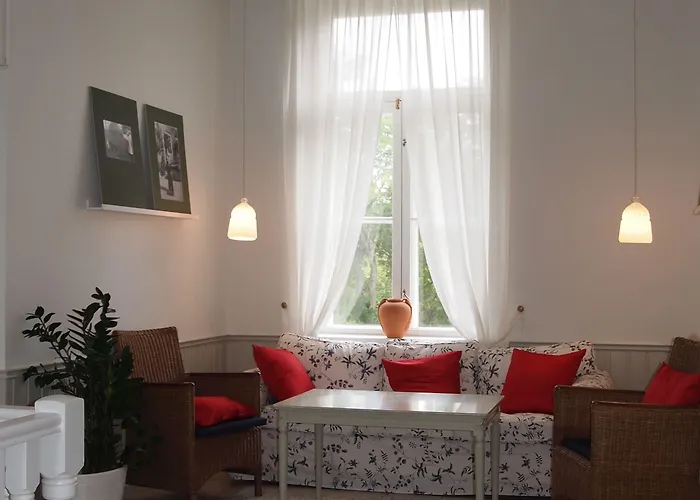 Mustion Linna / Manor 4* Svartå