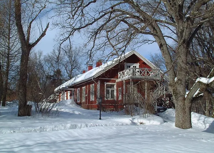 Mustion Linna / Manor 4* Svartå