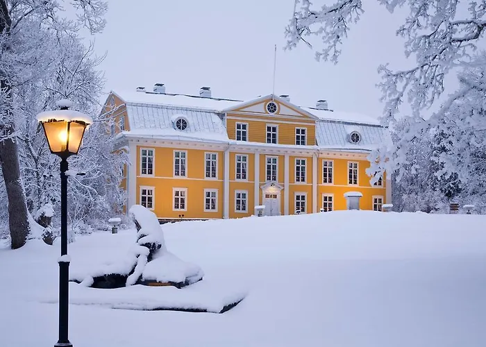 Hotel Mustion Linna / Manor 4*