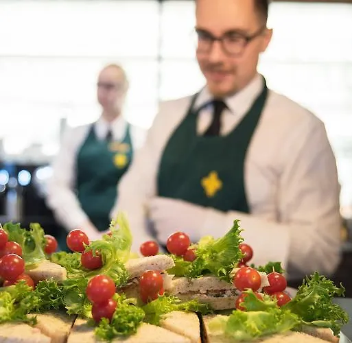 فندق Mustion Linna / Manor