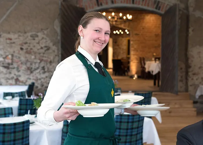 Mustion Linna / Manor فندق 4*