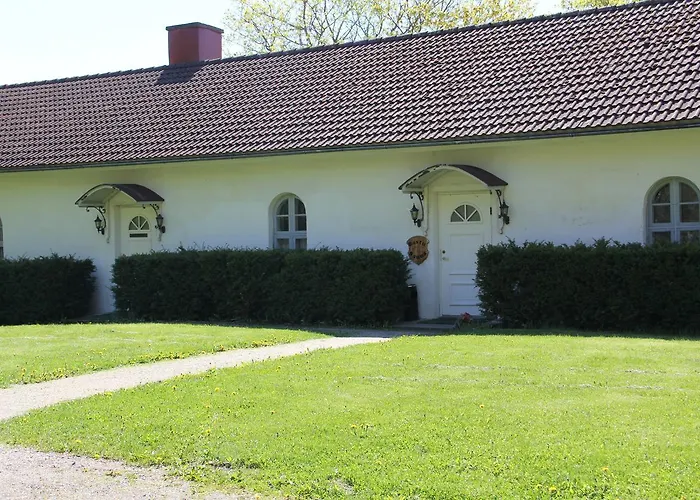 Mustion Linna / Manor